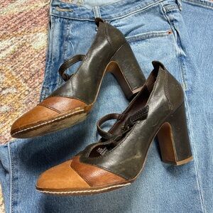 Frye Adrienne T-Strap Mary Jane Heels Brown Size 7.5
